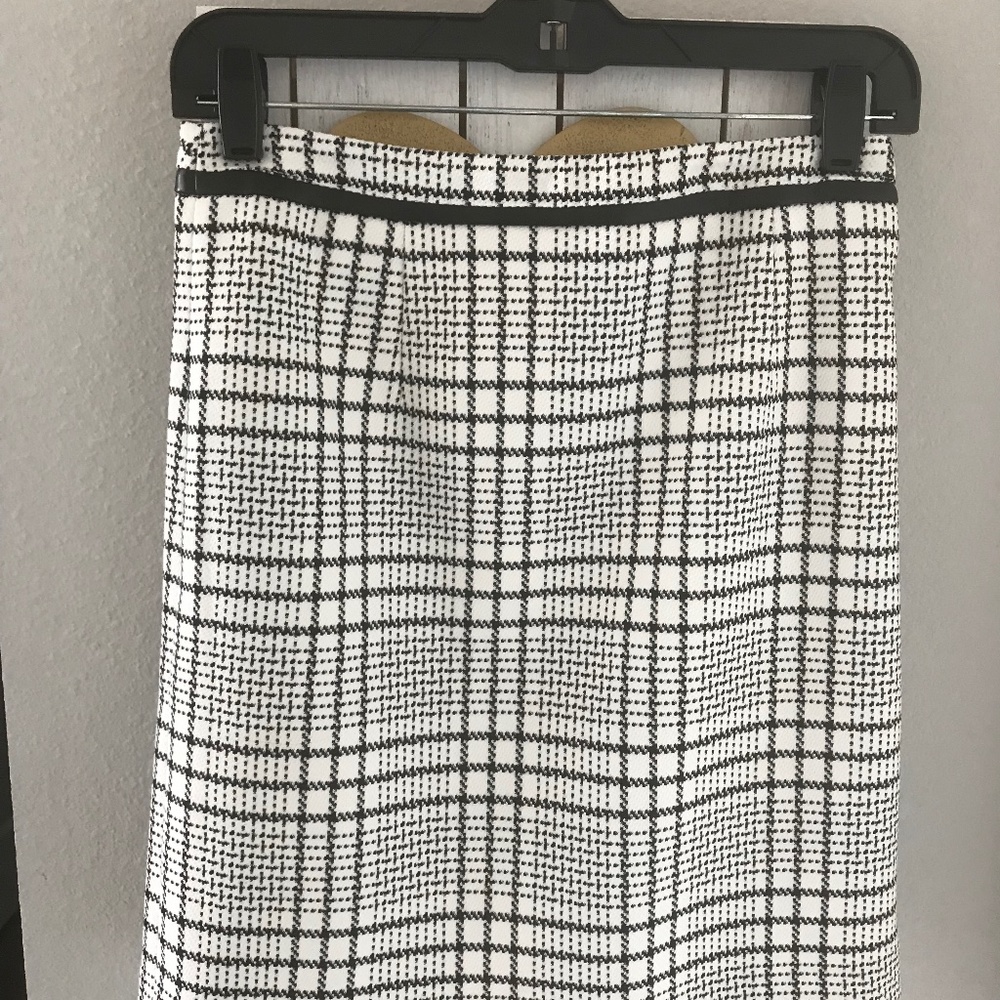 White House Black Market Plaid Faux Leather Trim Boot Skirt - Size 0